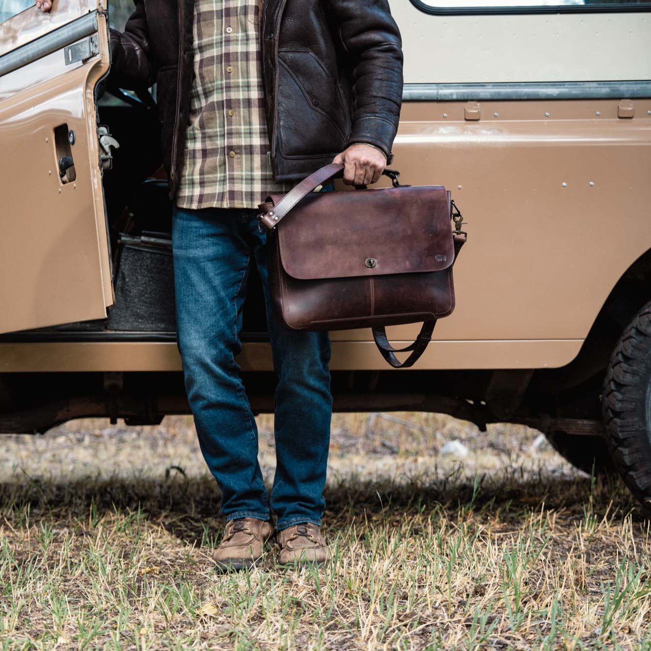 Roosevelt Full-Grain Leather Laptop Messenger Bag in Dark Oak